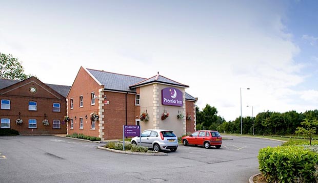 Car park and exterior of Premier Inn Kettering
